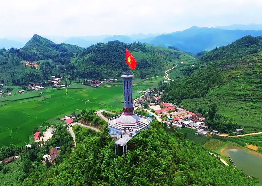 Cột cờ Lũng Cú